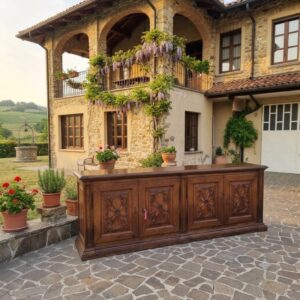 Credenza in noce del 700 da villa torinese